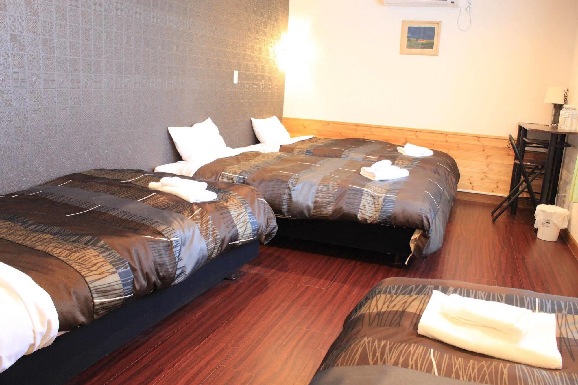 Petit Hotel Melon Furano Exterior photo